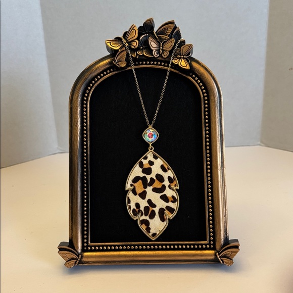 Jewelry Displays HAND CRAFTED Oval, Square, Oblong Rectangle White, Gold, Bronze - Picture 4 of 5